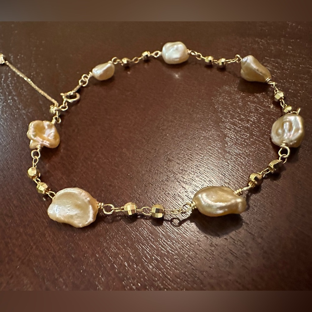 Elegant Gold Pearl Necklace